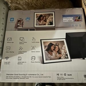 Digital photo frame